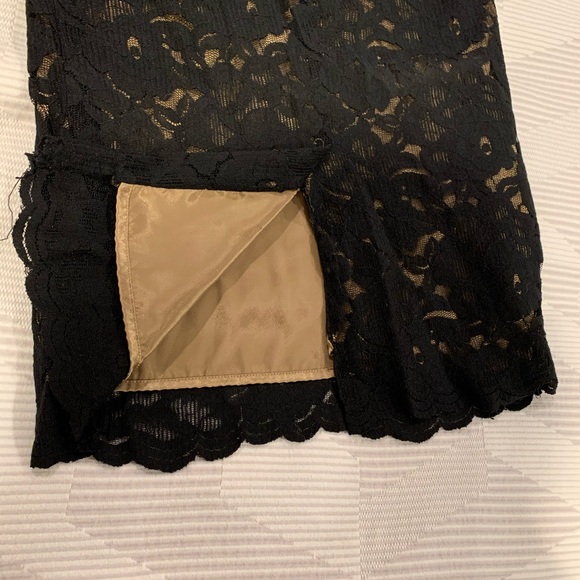 New York and Co black lace pencil skirt - Picture 5 of 5